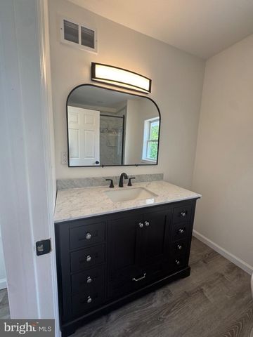 3 N GROVE AVE, National Park, NJ 08063