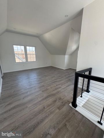 3 N GROVE AVE, National Park, NJ 08063