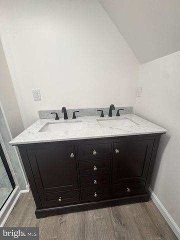 3 N GROVE AVE, National Park, NJ 08063