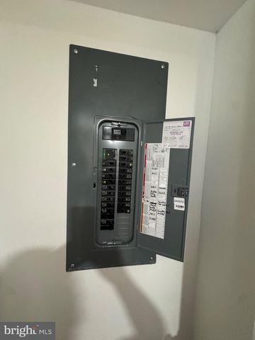 3 N GROVE AVE, National Park, NJ 08063