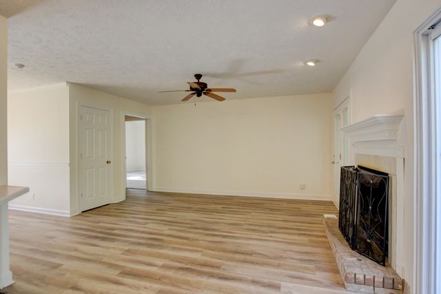 1707 Broadripple Dr, Clarksville, TN 37042