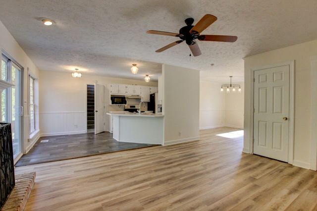 1707 Broadripple Dr, Clarksville, TN 37042