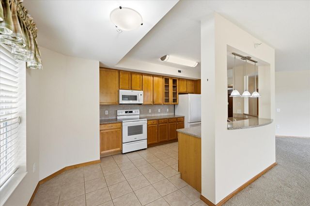2550 38th Avenue NE 213, Saint Anthony, MN 55421