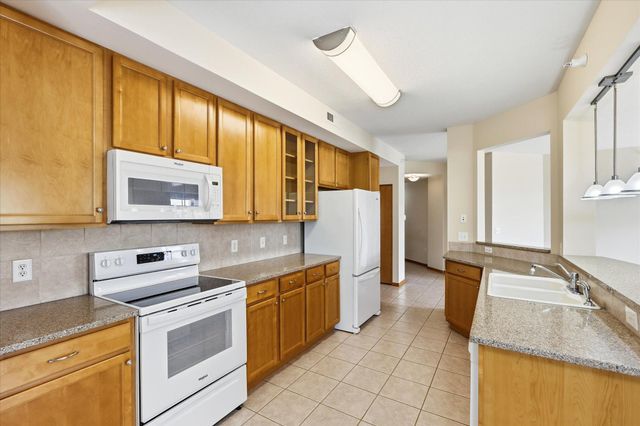 2550 38th Avenue NE 213, Saint Anthony, MN 55421