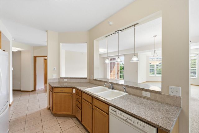 2550 38th Avenue NE 213, Saint Anthony, MN 55421