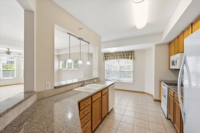 2550 38th Avenue NE 213, Saint Anthony, MN 55421