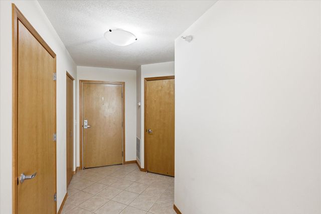 2550 38th Avenue NE 213, Saint Anthony, MN 55421
