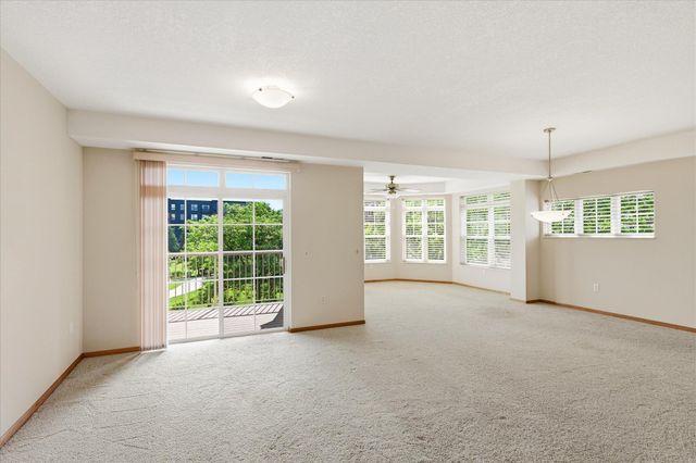 2550 38th Avenue NE 213, Saint Anthony, MN 55421