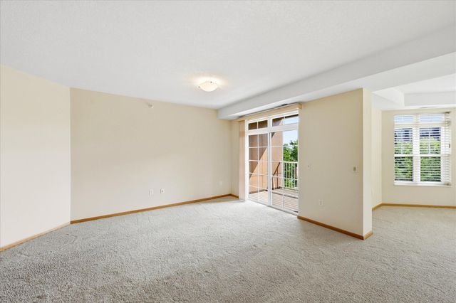 2550 38th Avenue NE 213, Saint Anthony, MN 55421