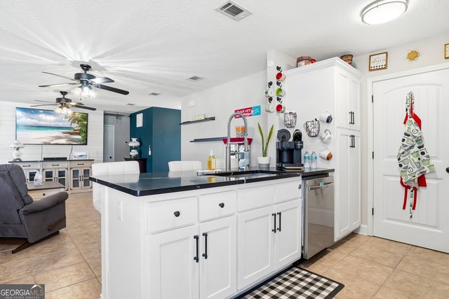 235 Victorian Lake Drive, Brunswick, GA 31525