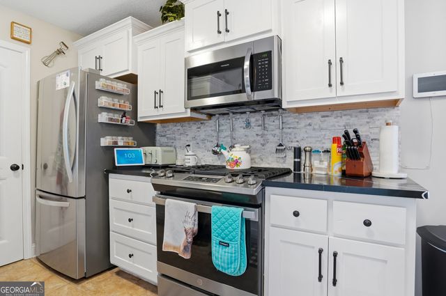 235 Victorian Lake Drive, Brunswick, GA 31525