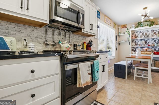 235 Victorian Lake Drive, Brunswick, GA 31525