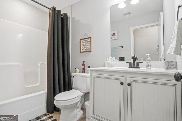 235 Victorian Lake Drive, Brunswick, GA 31525