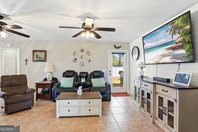 235 Victorian Lake Drive, Brunswick, GA 31525