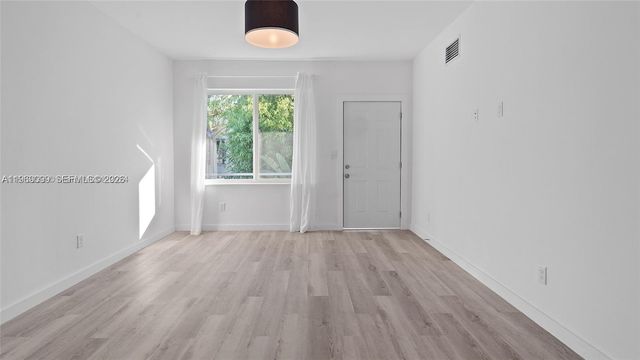 1561 Jefferson Avenue, Miami Beach, FL 33139