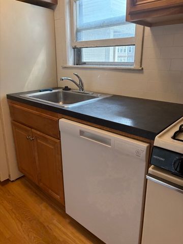 327 Faneuil 1A, Boston, MA 02135