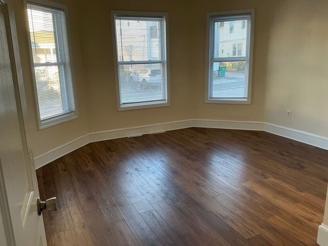 3 Glidden Ave 3, Lowell, MA 01851