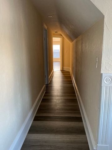3 Glidden Ave 3, Lowell, MA 01851