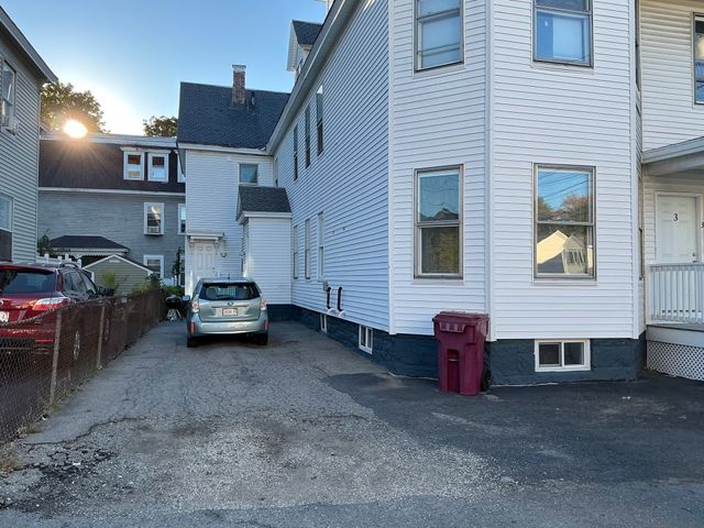 3 Glidden Ave 3, Lowell, MA 01851