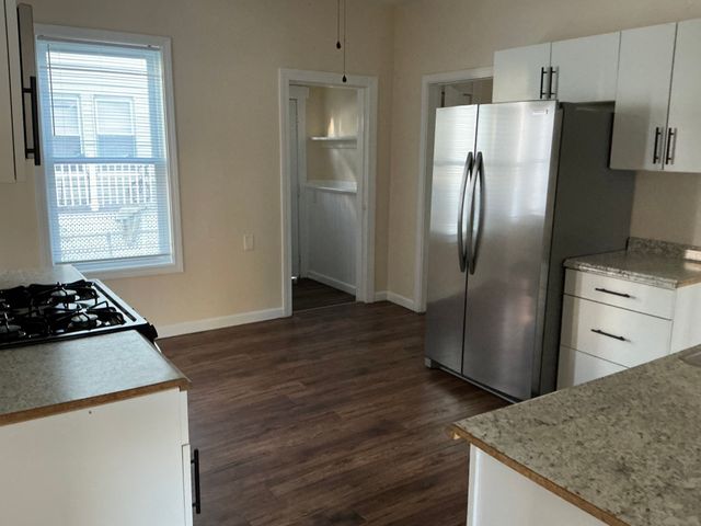 3 Glidden Ave 3, Lowell, MA 01851
