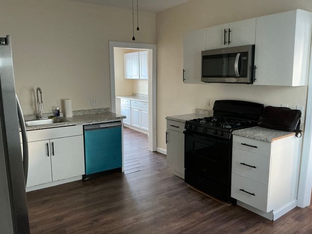 3 Glidden Ave 3, Lowell, MA 01851