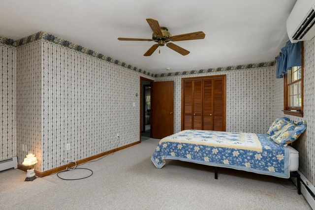 604 Quinapoxet St, Holden, MA 01520
