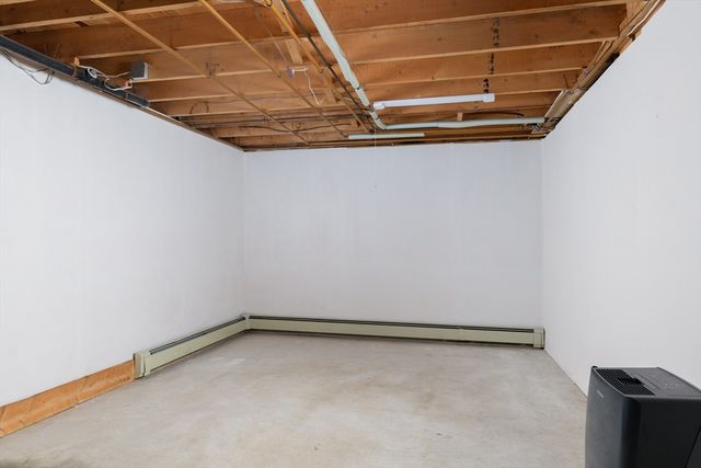 604 Quinapoxet St, Holden, MA 01520