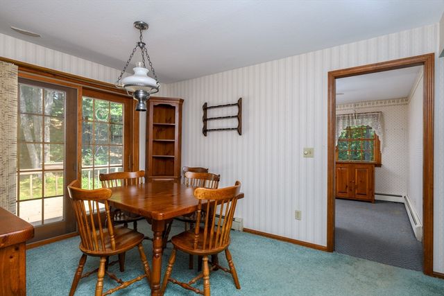 604 Quinapoxet St, Holden, MA 01520