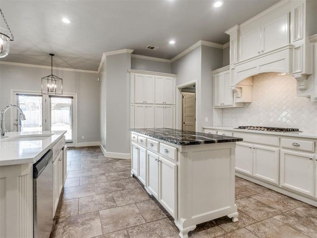 18509 Feliz Drive, Edmond, OK 73012