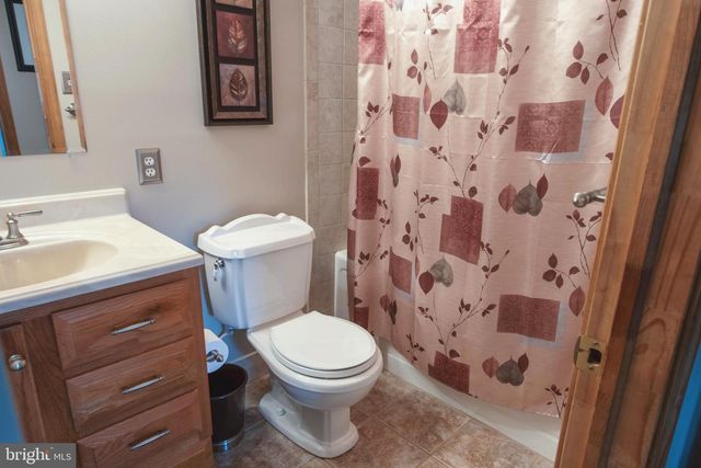 405 WALDON RD, Langhorne, PA 19047