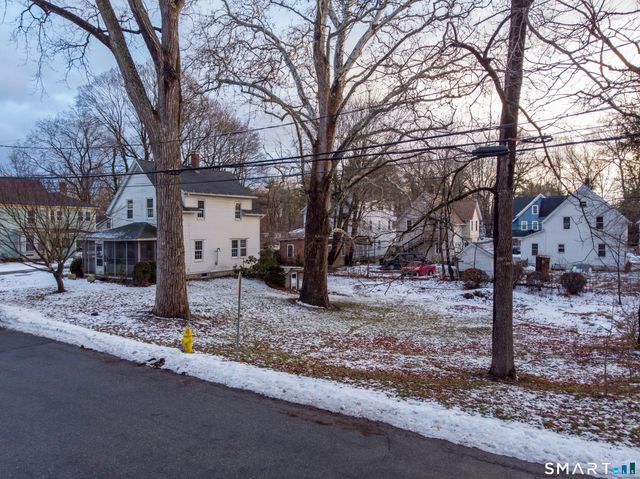 33 Chapman Street, Putnam, CT 06260