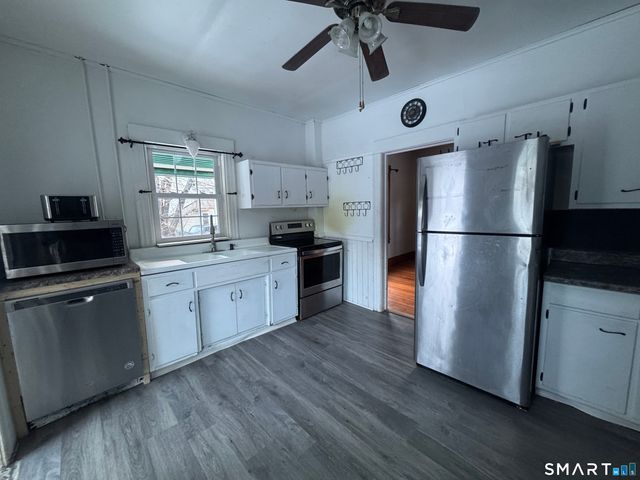 33 Chapman Street, Putnam, CT 06260