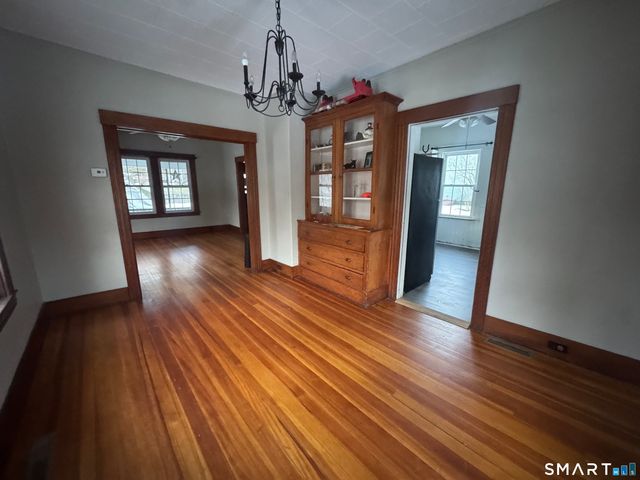 33 Chapman Street, Putnam, CT 06260