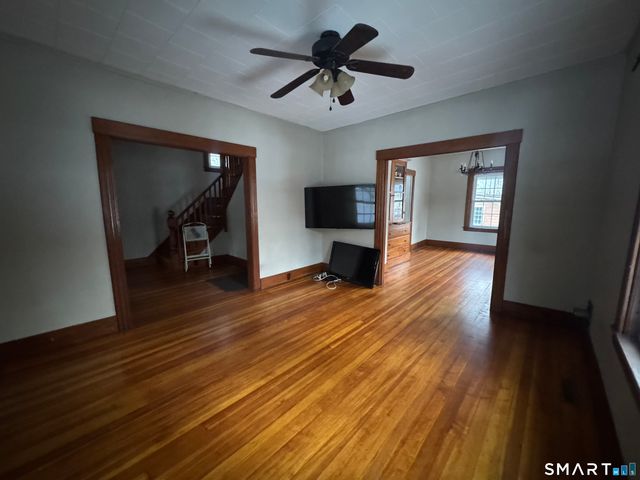 33 Chapman Street, Putnam, CT 06260