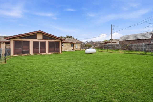 2318 Poco Court, Granbury, TX 76048