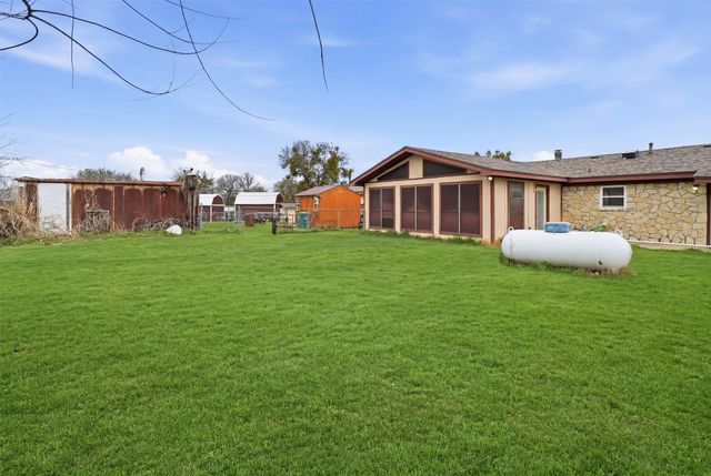 2318 Poco Court, Granbury, TX 76048