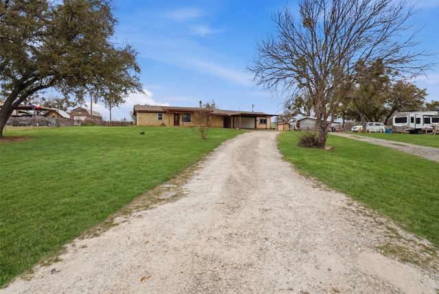 2318 Poco Court, Granbury, TX 76048