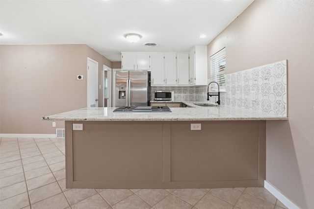 2318 Poco Court, Granbury, TX 76048