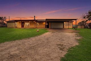 2318 Poco Court, Granbury, TX 76048