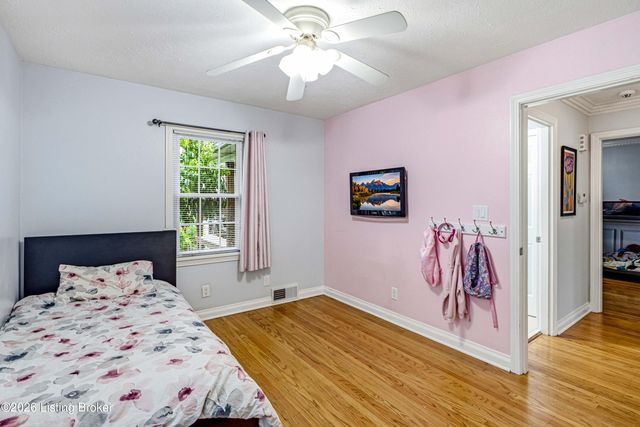 4905 Paramount Dr, Louisville, KY 40258
