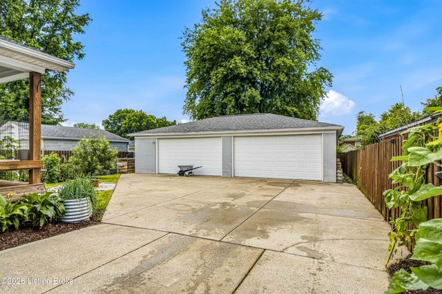 4905 Paramount Dr, Louisville, KY 40258