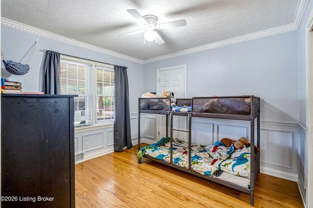 4905 Paramount Dr, Louisville, KY 40258