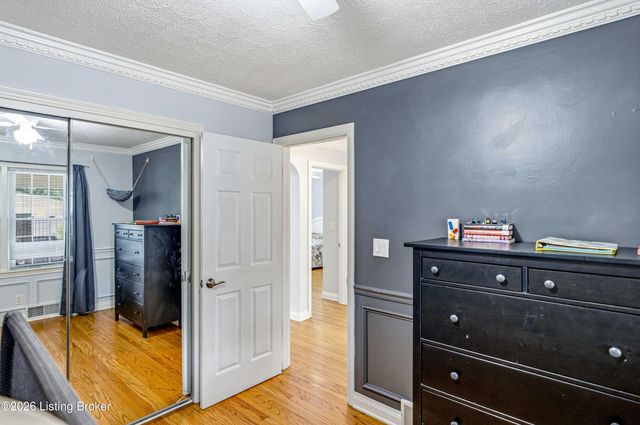 4905 Paramount Dr, Louisville, KY 40258