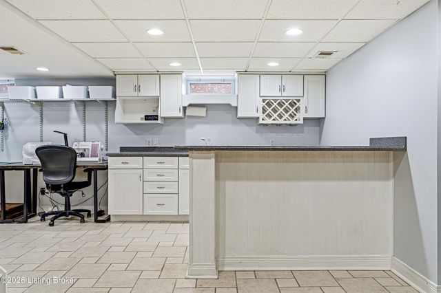 4905 Paramount Dr, Louisville, KY 40258
