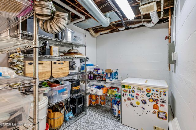 4905 Paramount Dr, Louisville, KY 40258