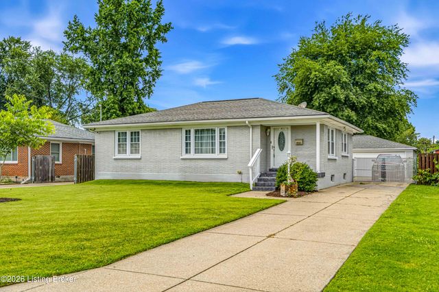4905 Paramount Dr, Louisville, KY 40258