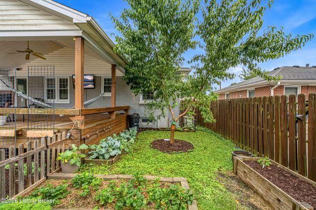 4905 Paramount Dr, Louisville, KY 40258