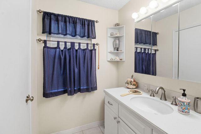 2266 Triway Lane 120, Houston, TX 77043