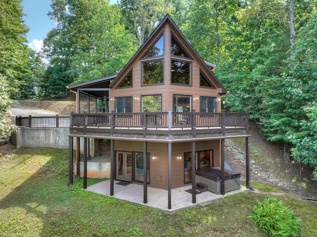 8 North Face Drive, Blue Ridge, GA 30513