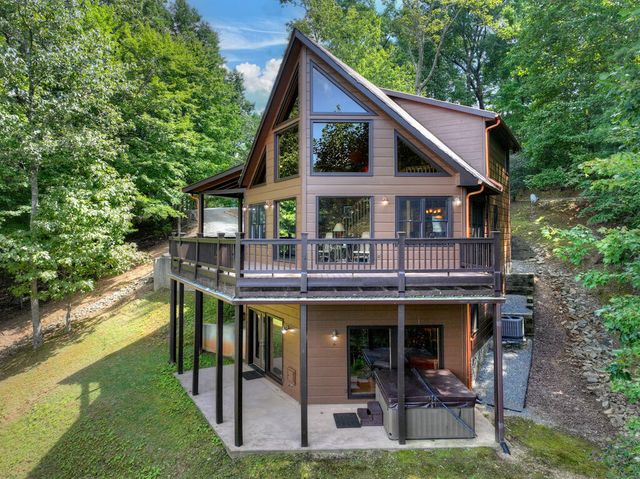 8 North Face Drive, Blue Ridge, GA 30513